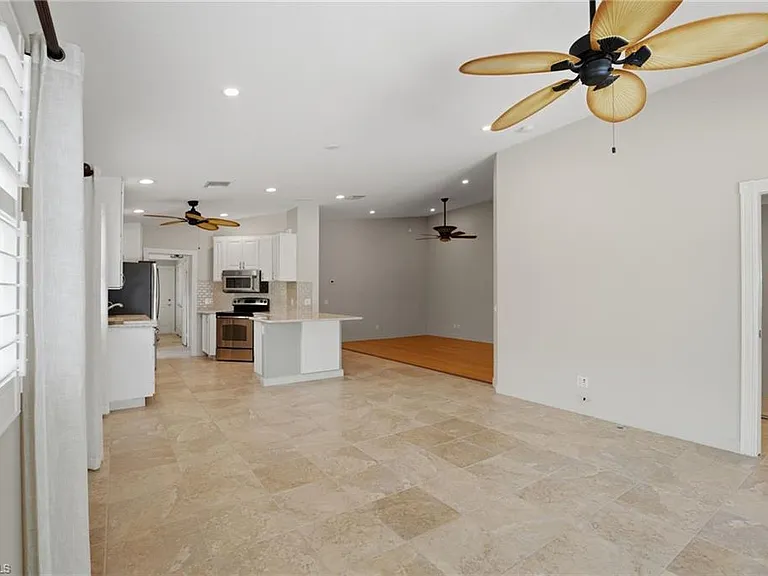 28207 Islet Trl — Photo 6