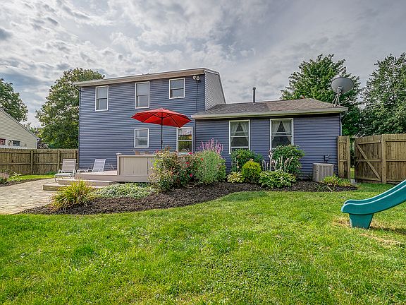 4th image of 7241 Kendall Dr E