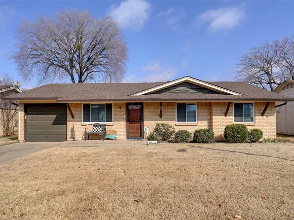733 Tanglewood Dr, Hurst, TX 76053