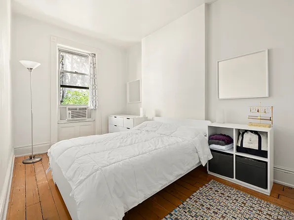 133 Manhattan Avenue image 11 of 20