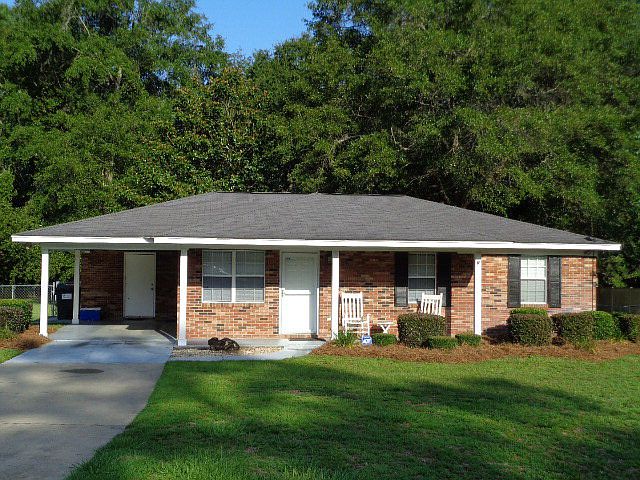 1st image of 221 Knotty Pine Dr