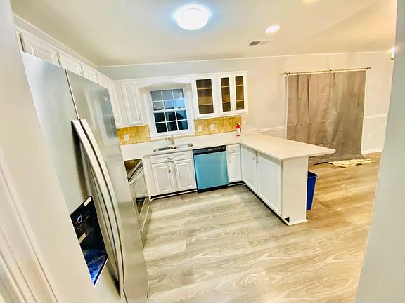 3rd image of 2949 Lexington Ct