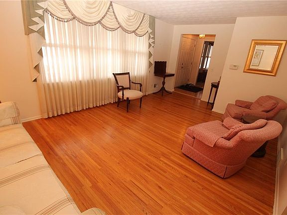 4th image of 37 Gentian Way