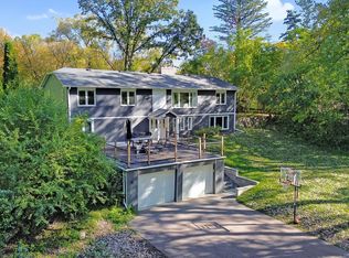 14104 Knollway Dr N, Minnetonka, MN 55305