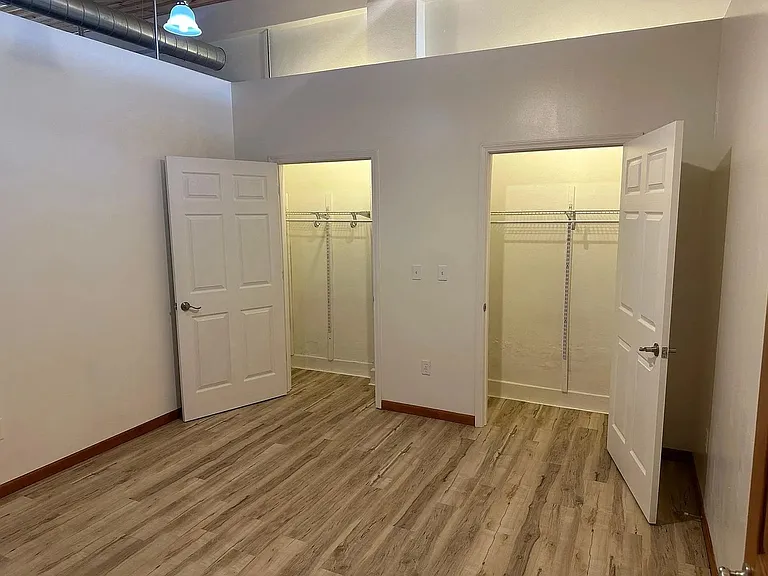 107 N Main St — Photo 8