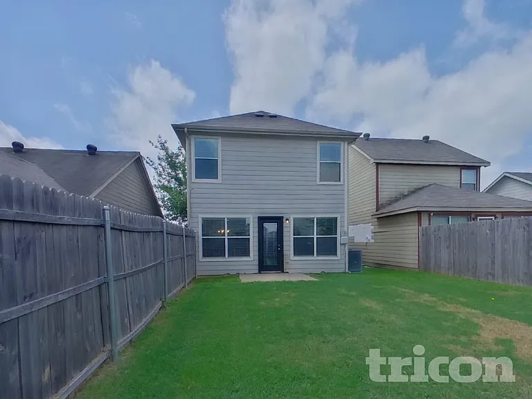 1461 Pine Ln — Photo 16