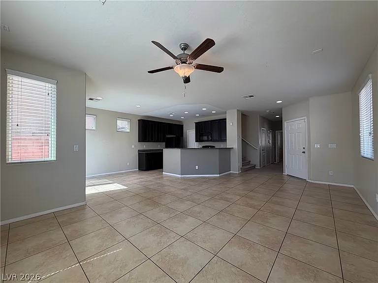 8323 Rygate Ave — Photo 4