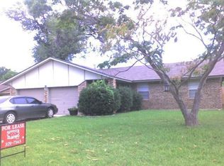 629 Kings Mnr, Moore, OK 73160