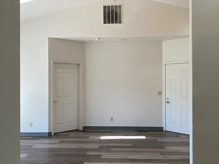 405 SE Fir Villa Rd — Photo 25