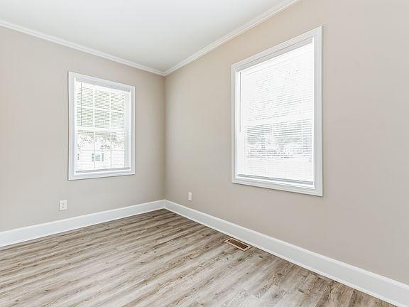 5th image of 2044 Camp Greene St