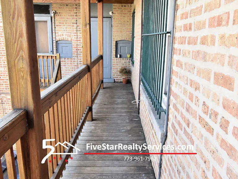 3434 W Irving Park Rd #15 — Photo 6