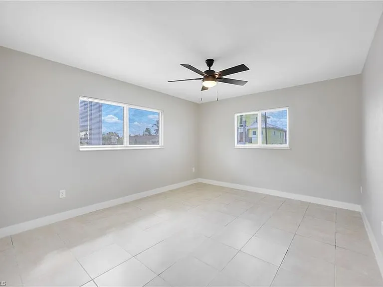 4862 Regal Dr — Photo 11
