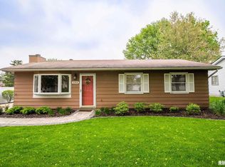 504 Rosewood Dr, Washington, IL