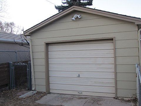 1 car garage