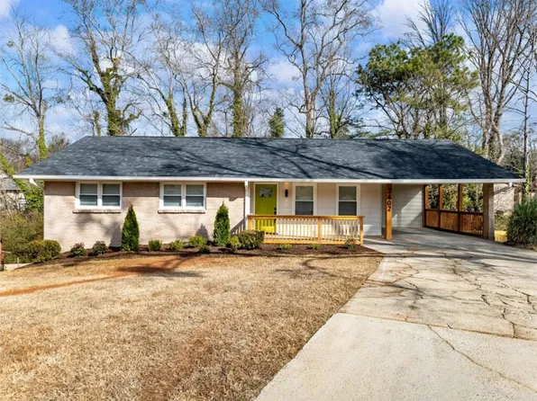 2402 Tiffany Cir, Decatur, GA 30035