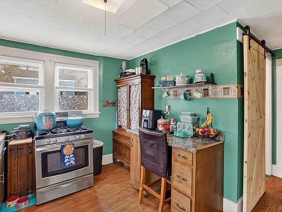 4th image of 134 Prairie St