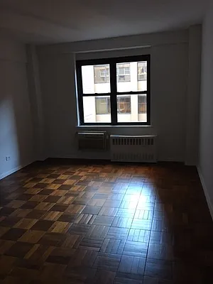 Rented by Solil Management | media 23