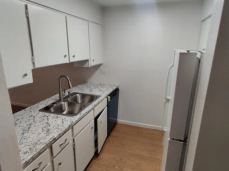2916 Palo Verde Dr NE #B — Photo 11