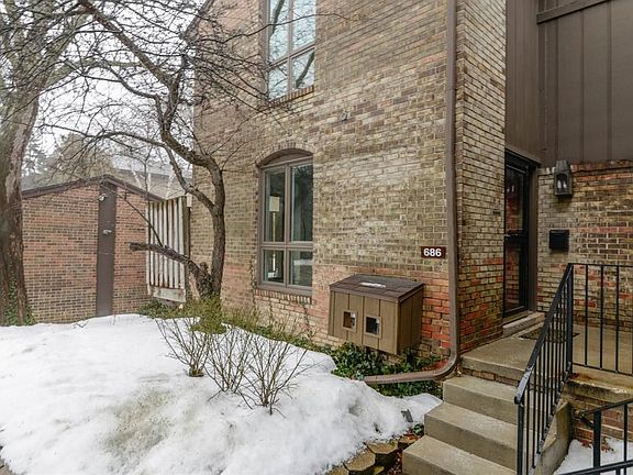 2nd image of 686 Greenhills Dr