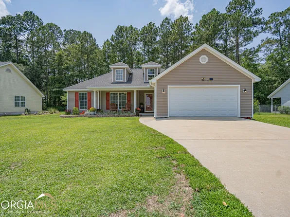 210 Kayton Ct, Pembroke, GA 31321