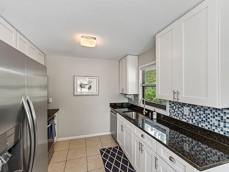 2475 Alameda Ave #B — Photo 6