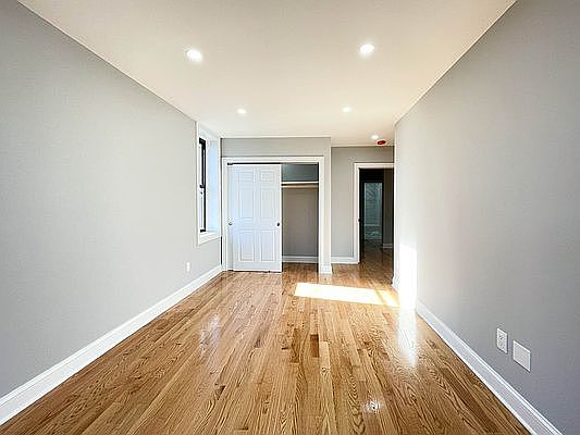 2nd image of 309 E 19th St Unit 6