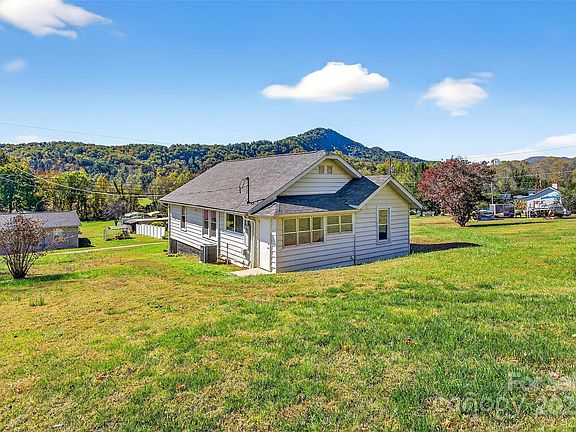 5th image of 360 Old Catawba River Rd