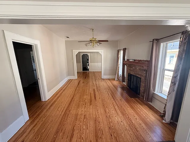 211 N Moss St — Photo 3