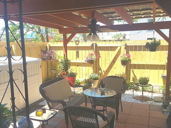 Covered Patio W Ceiling Fan
