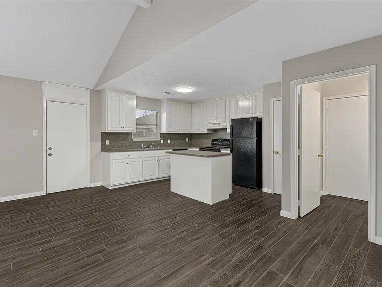 16302 Many Trees Ln — Photo 8