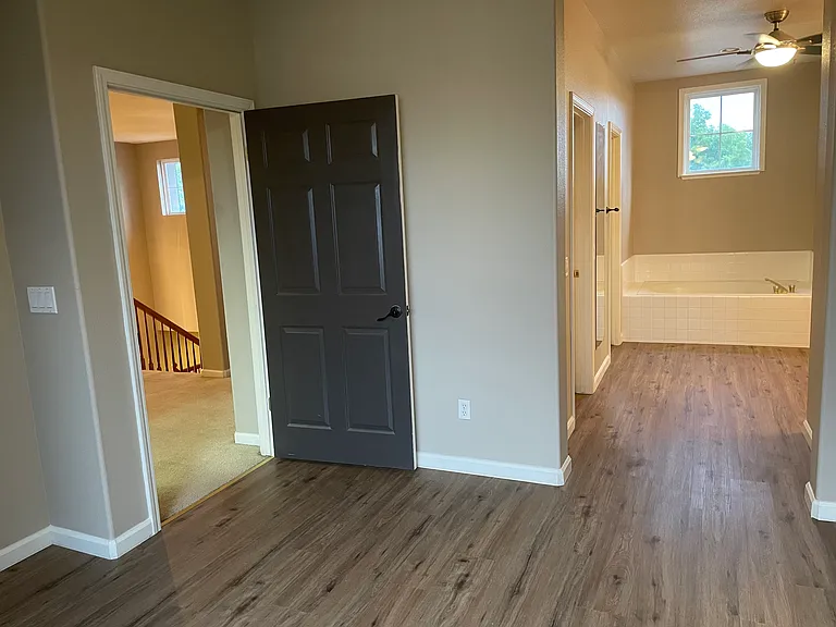 702 Quail Run Cir — Photo 32