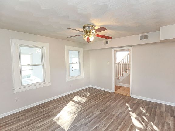 4th image of 6 Burtis St