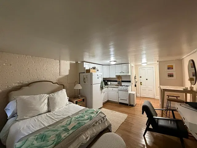 Studio, 9999 sqft, $2,150 — Photo 2