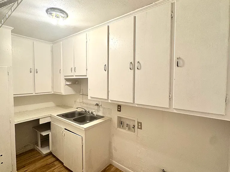2211 Clay St — Photo 6