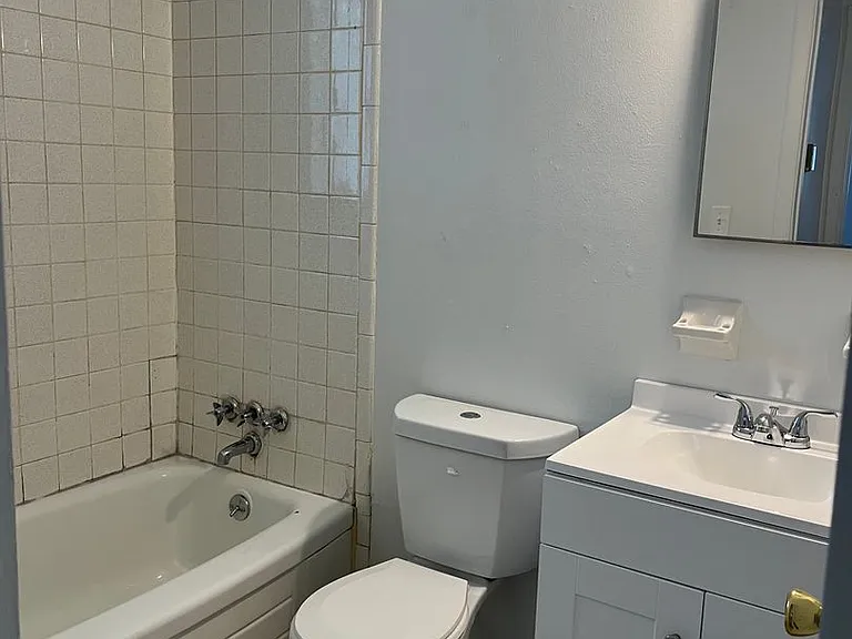 1 bedroom apartment — Photo 13
