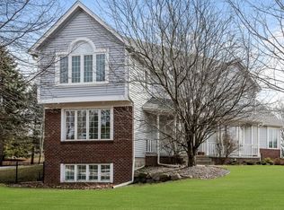 9725 Xylon Ct, Bloomington, MN 55438