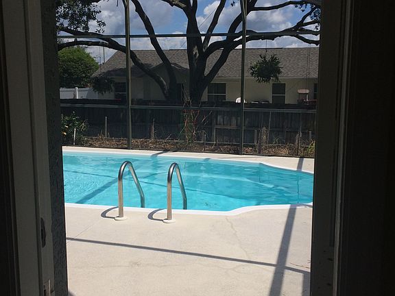 5th image of 319 Valley Edge Dr