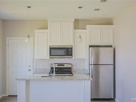 4th image of 5601 Sandpiper Ave