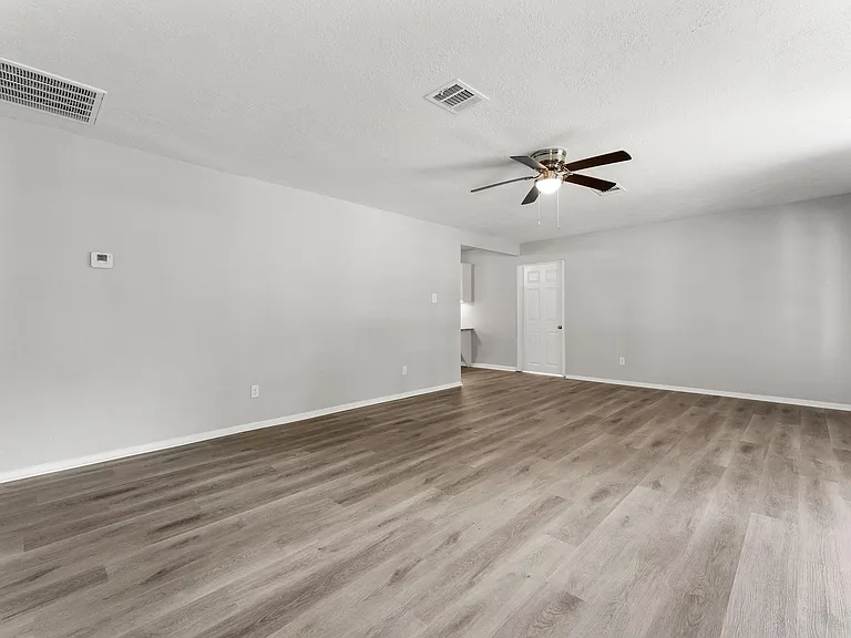 601 Dogwood Trl — Photo 4