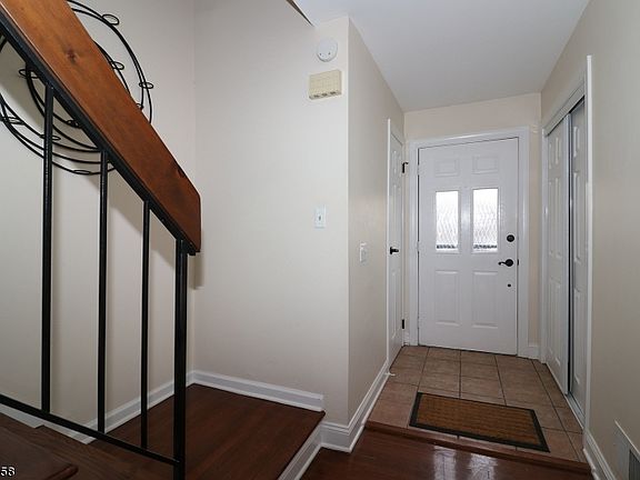 3rd image of 38 Park St #St9-f