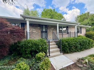 6612 Hummer Ln, Knoxville, TN 37912