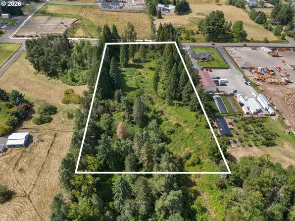 172 Southeast Ave, Happy Valley, OR 97086