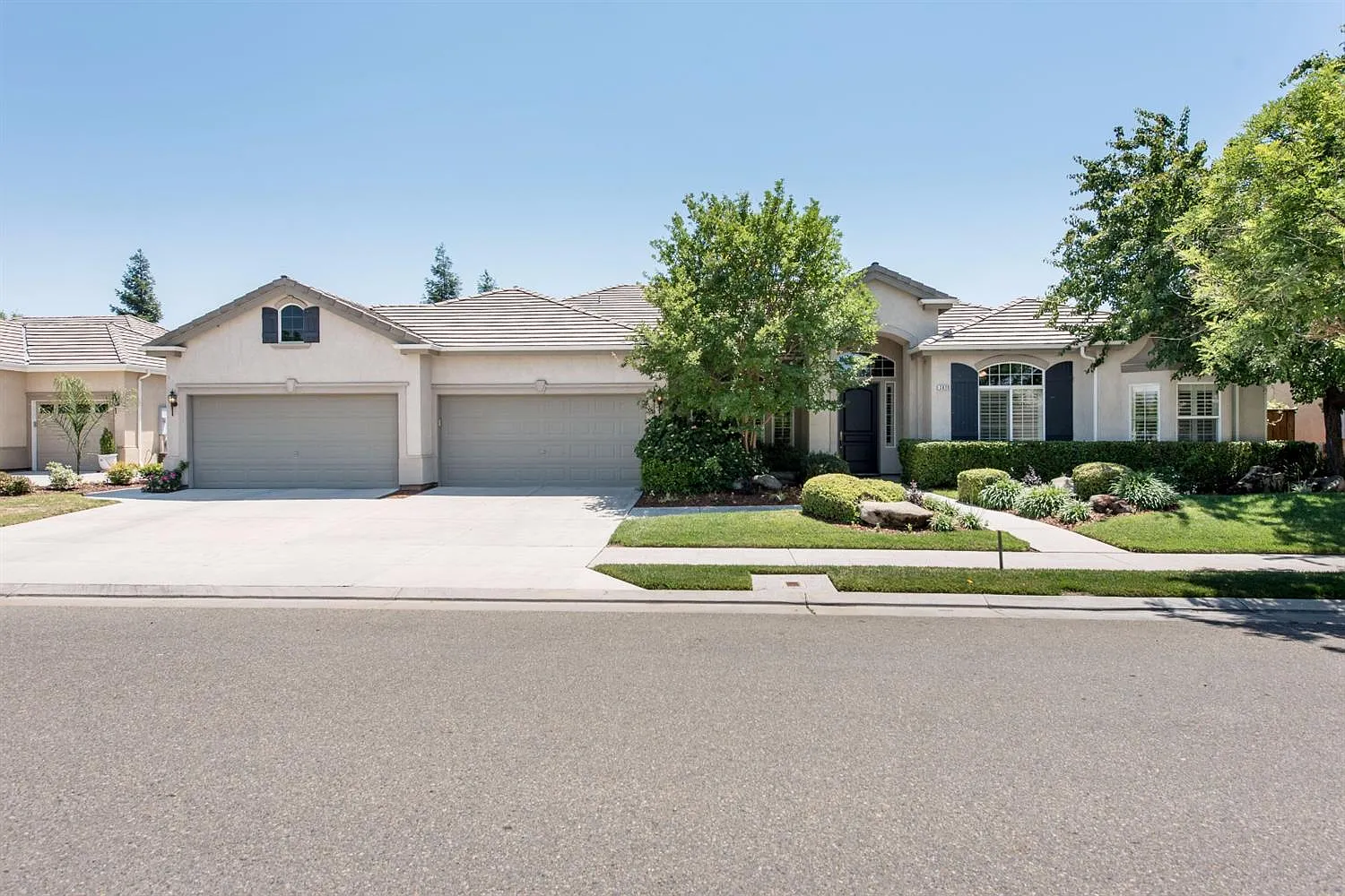 2870 Serena Ave photo 1