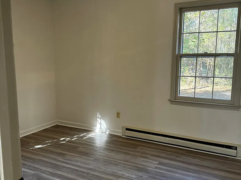 102 Busbee Ct — Photo 5