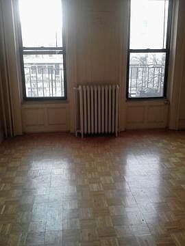 4th image of 907 Bedford Ave