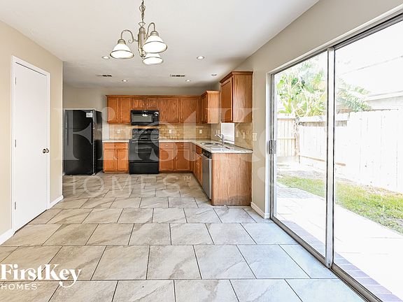 5th image of 11915 Kewalo Basin Ln