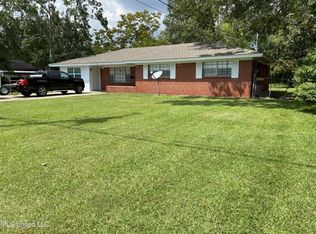 1925 Jackson Ave, Pascagoula, MS 39567
