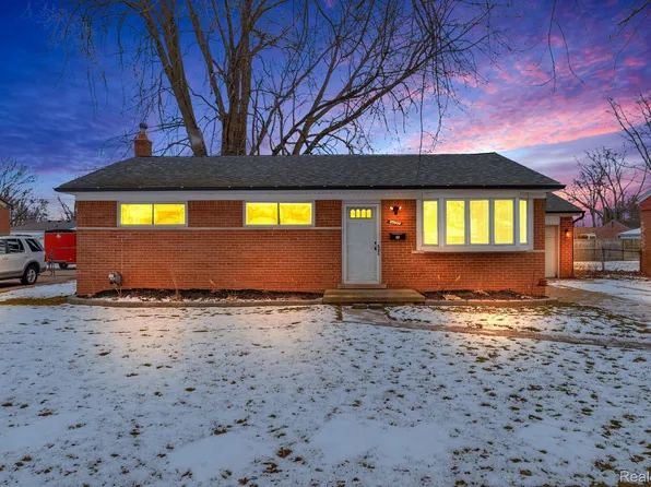 35906 Sherborne Dr, Clinton Township, MI 48035