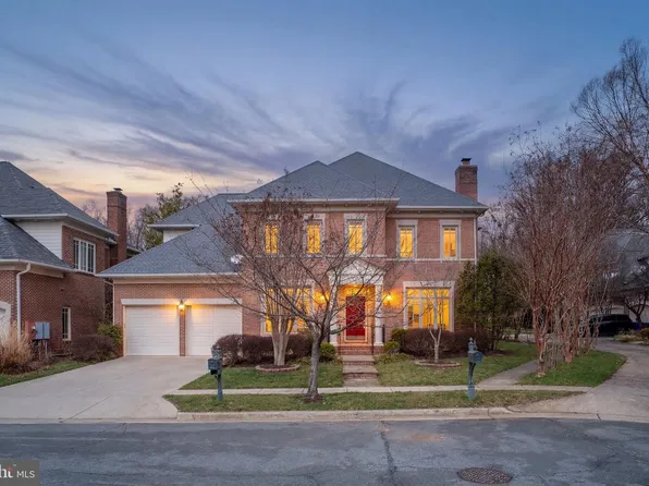 6723 Honesty Dr, Bethesda, MD 20817