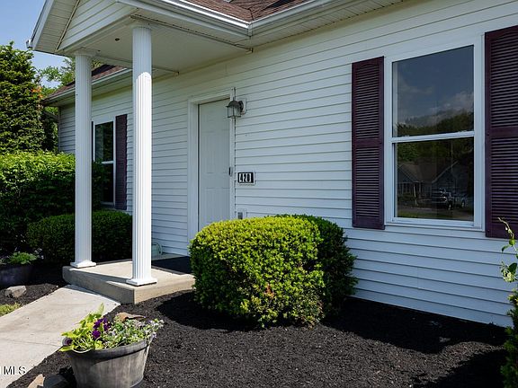 5th image of 420 Helderview Drive